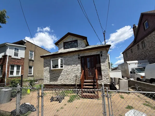 142-25 Bascom Avenue, South Ozone Park, NY 11436