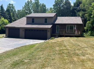 7103 Wilson Rd, Montrose, MI 48457