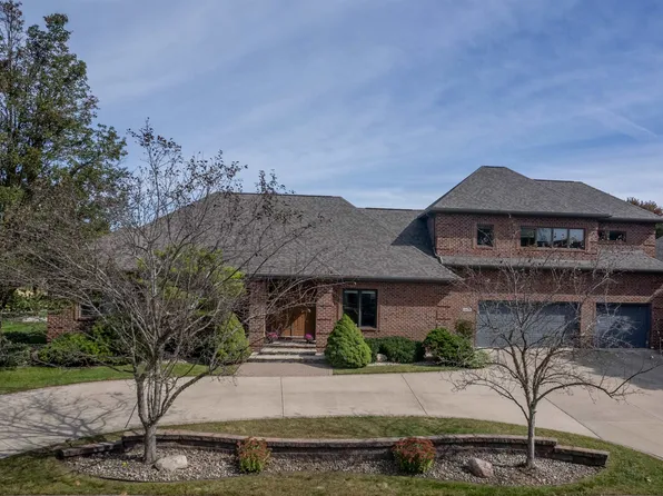 5804 Stillwater Ln, Midland, MI 48642