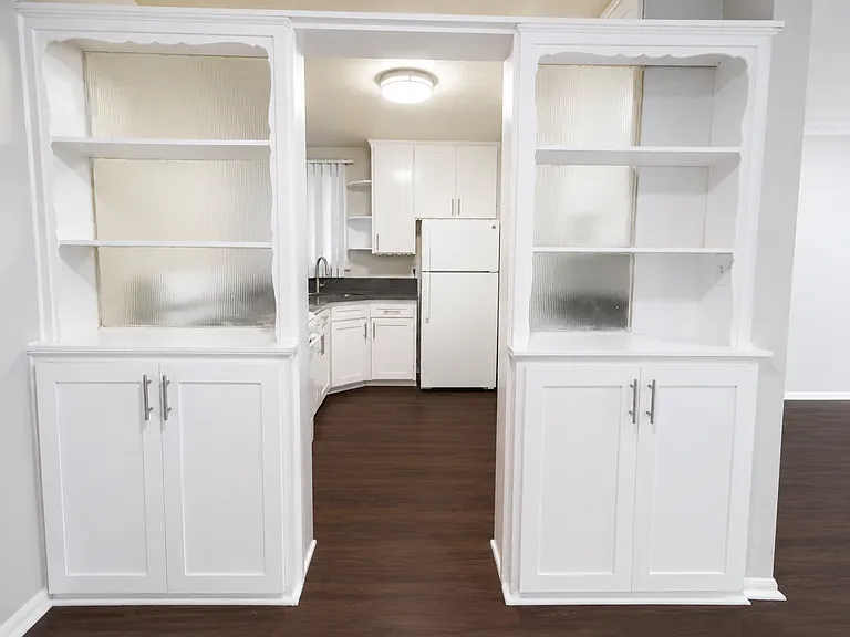 611 Levering Ave — Photo 4