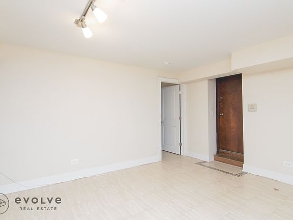 2nd image of 354 W Dickens Ave #Grd