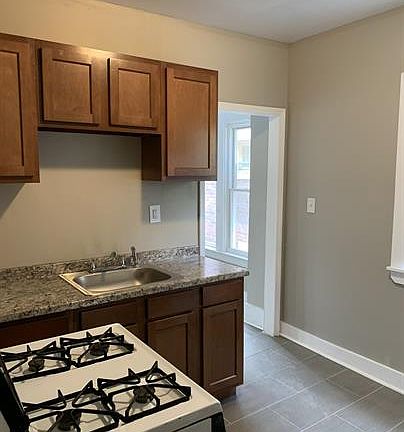 3rd image of 1500 Clairmount Ave #B