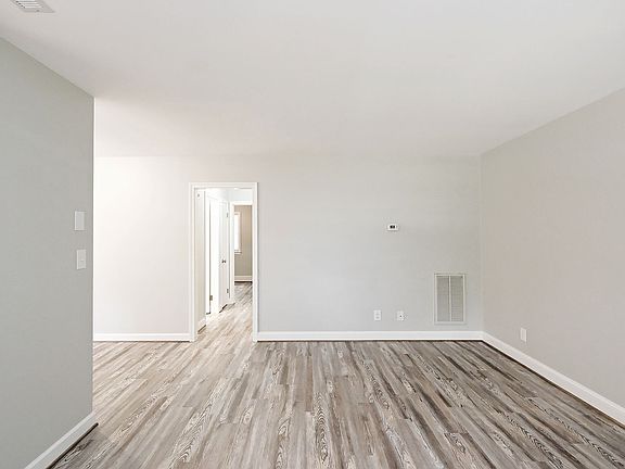 2nd image of 1157 Pen Park Rd