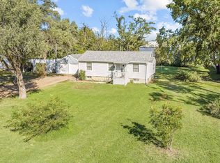 1420 Beverly Dr, Salina, KS 67401