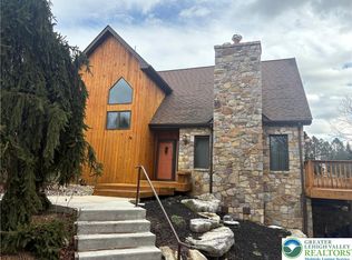 1966 Timberline Ct, Fogelsville, PA 18051