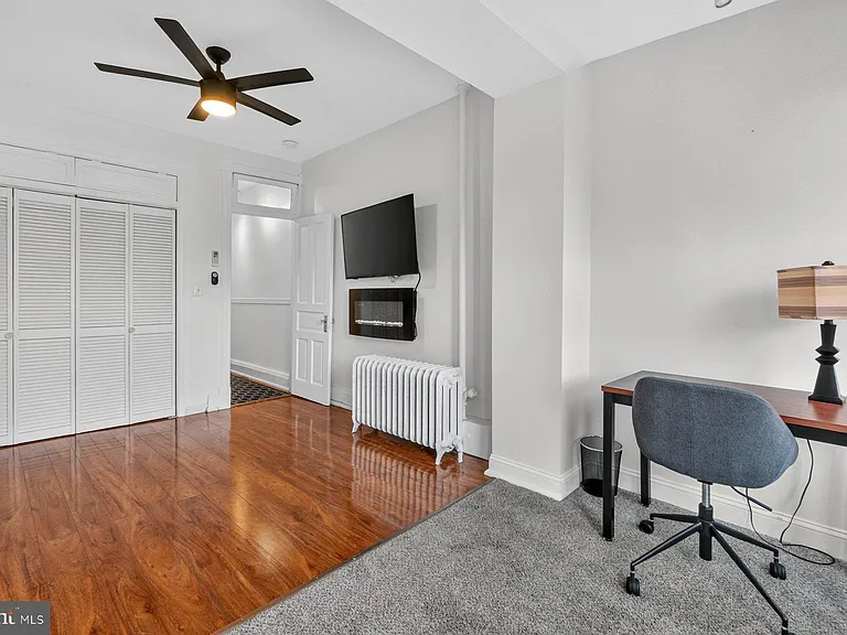 19 R St NW #B — Photo 30