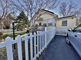 214 W Delaware Pkwy, Villas, NJ 08251