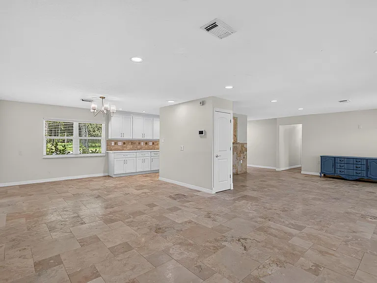 1125 41st Ave — Photo 13