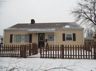 400 S Fulton Ave, Waukegan, IL 60085