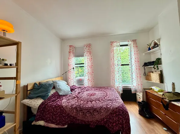 1402 Putnam Avenue image 1 of 8
