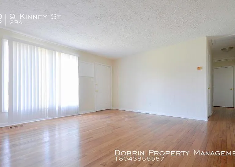 1019 Kinney St — Photo 3