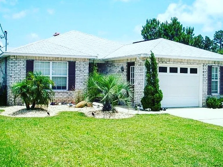 1540 Stanford Rd — Photo 1