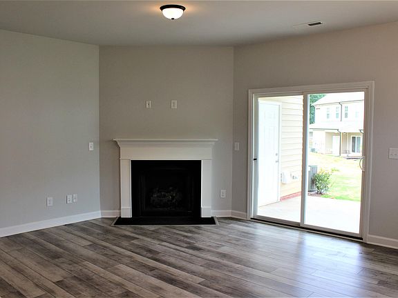 4th image of 212 Peach Orchard Loop