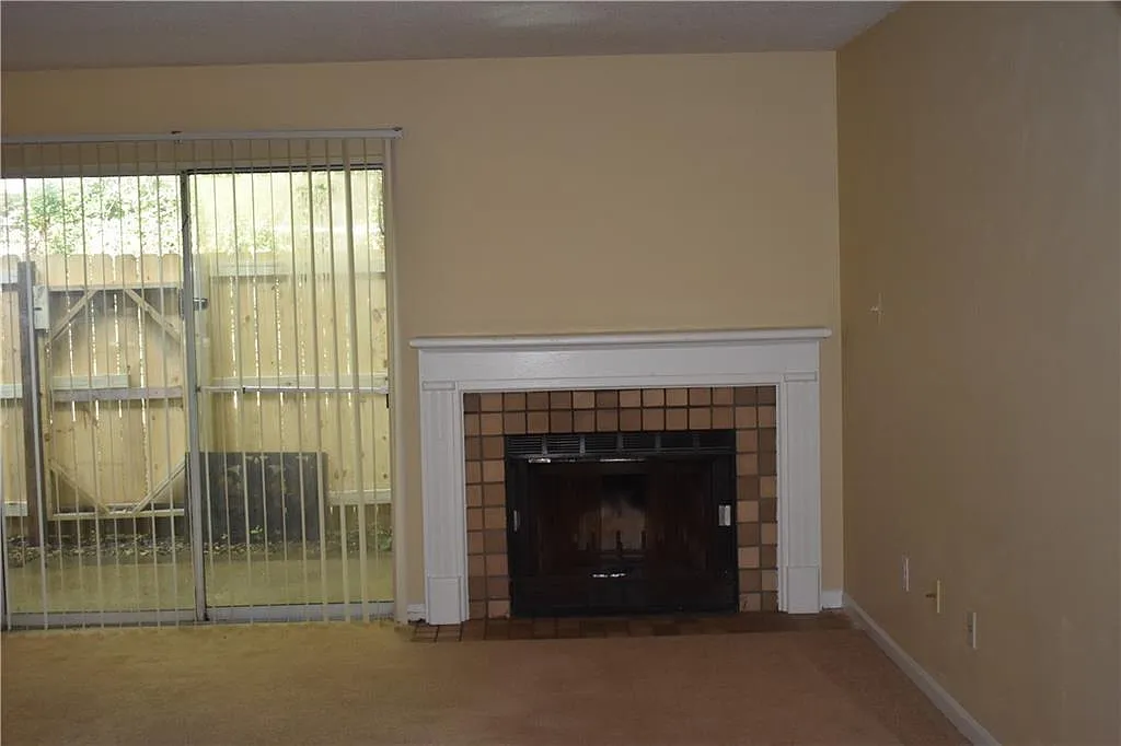 2 bed, 2.5 bath, 1288 sqft, $1,150 — Photo 4