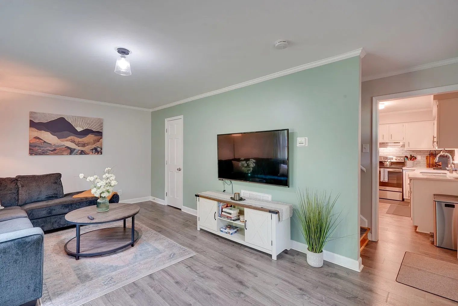 2 bed, 2.0 bath, 1194 sqft, $3,128 — Photo 3