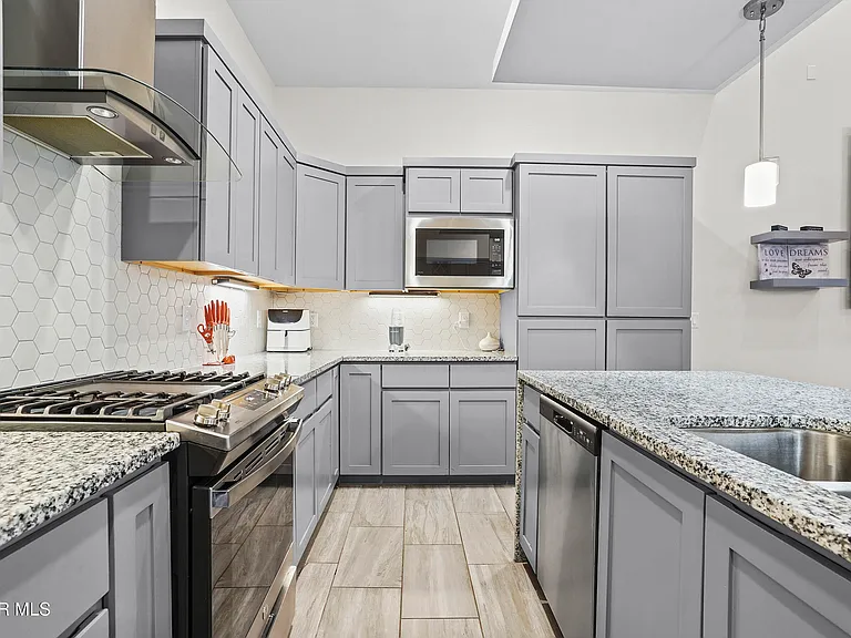 12308 Desert Heights Ct — Photo 10