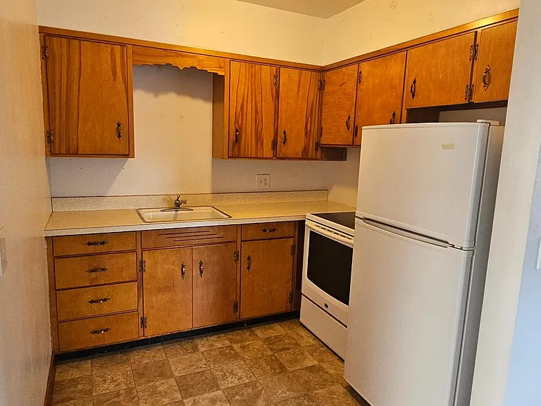 1504 W 4th Ave — Photo 3