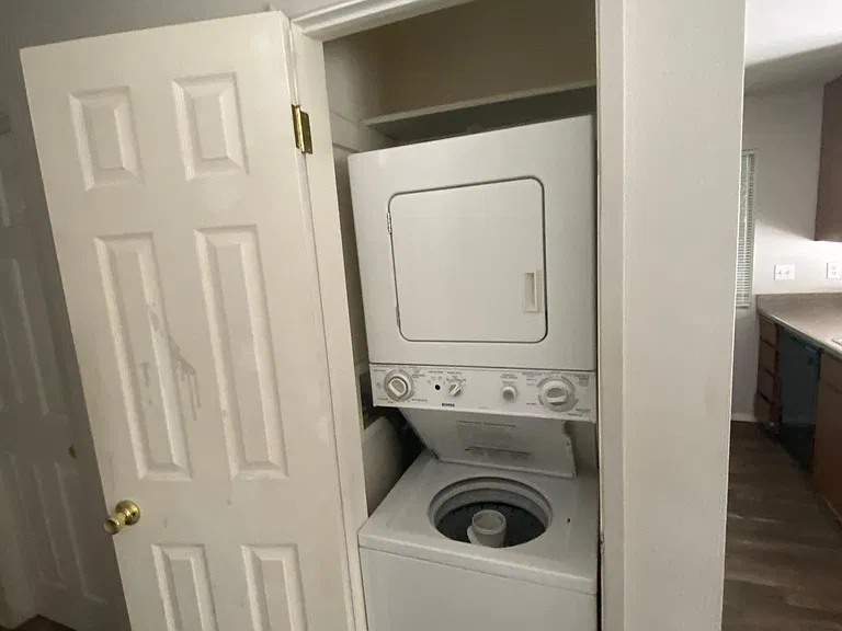1279 Citrus Ave #B — Photo 3