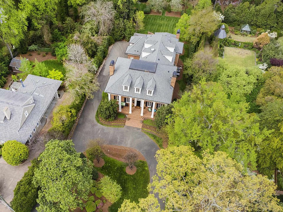 1st image of 2319 Lake Dr