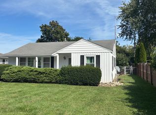 9 S Midland Ave, Mundelein, IL 60060