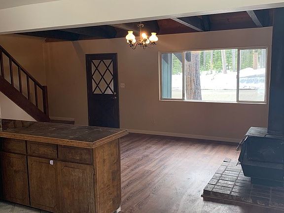 4th image of 615 Shoshone St
