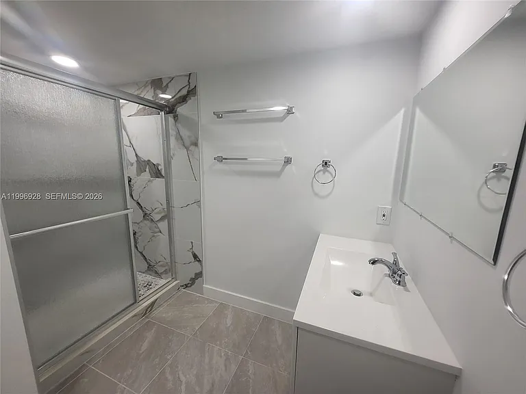 1275 W 35th St #29B — Photo 23