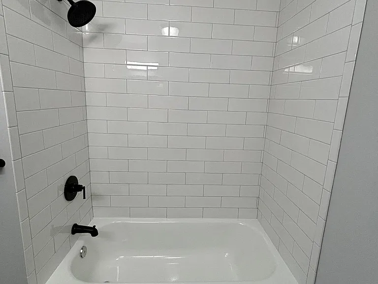 Karl Place Apartments — Photo 28