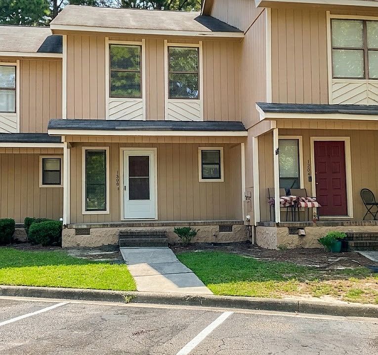 1st image of 1208 N Forest Dr