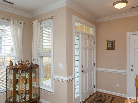 3rd image of 602 Bartlett Cir
