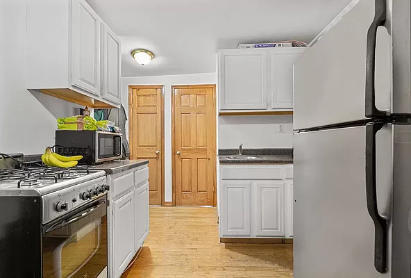 Rented by REAL New York | media 16