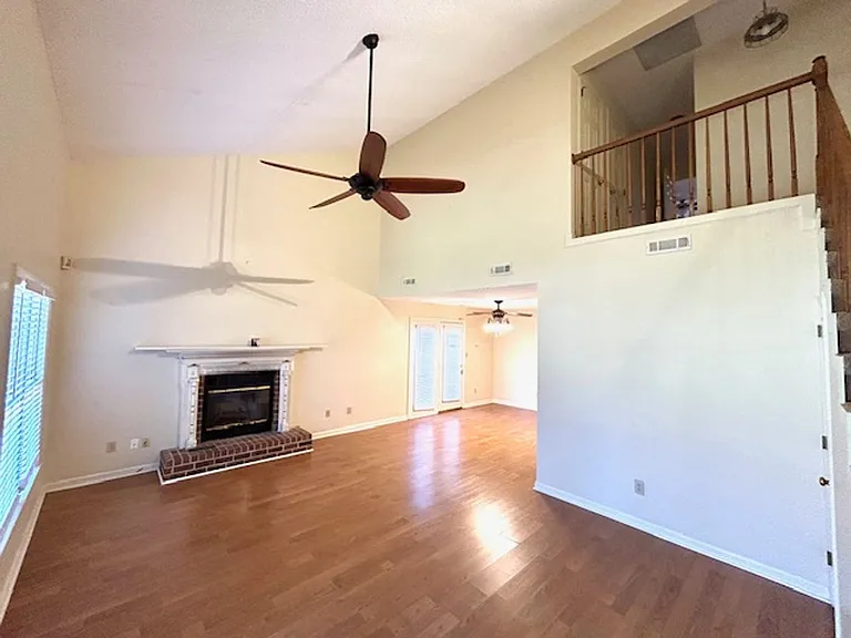 122 W Lake Cir — Photo 4