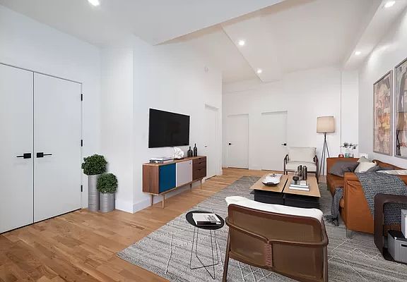 2nd image of 20 E 42nd St APT 6R