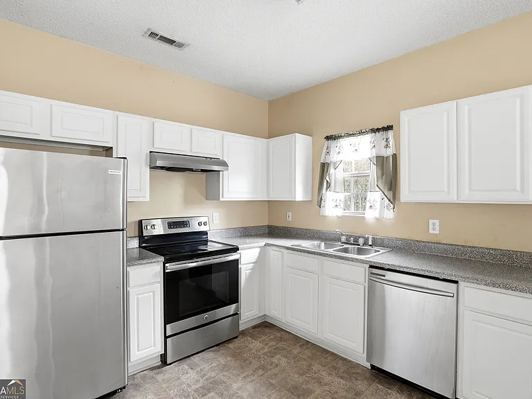3285 Oakley Pl — Photo 4