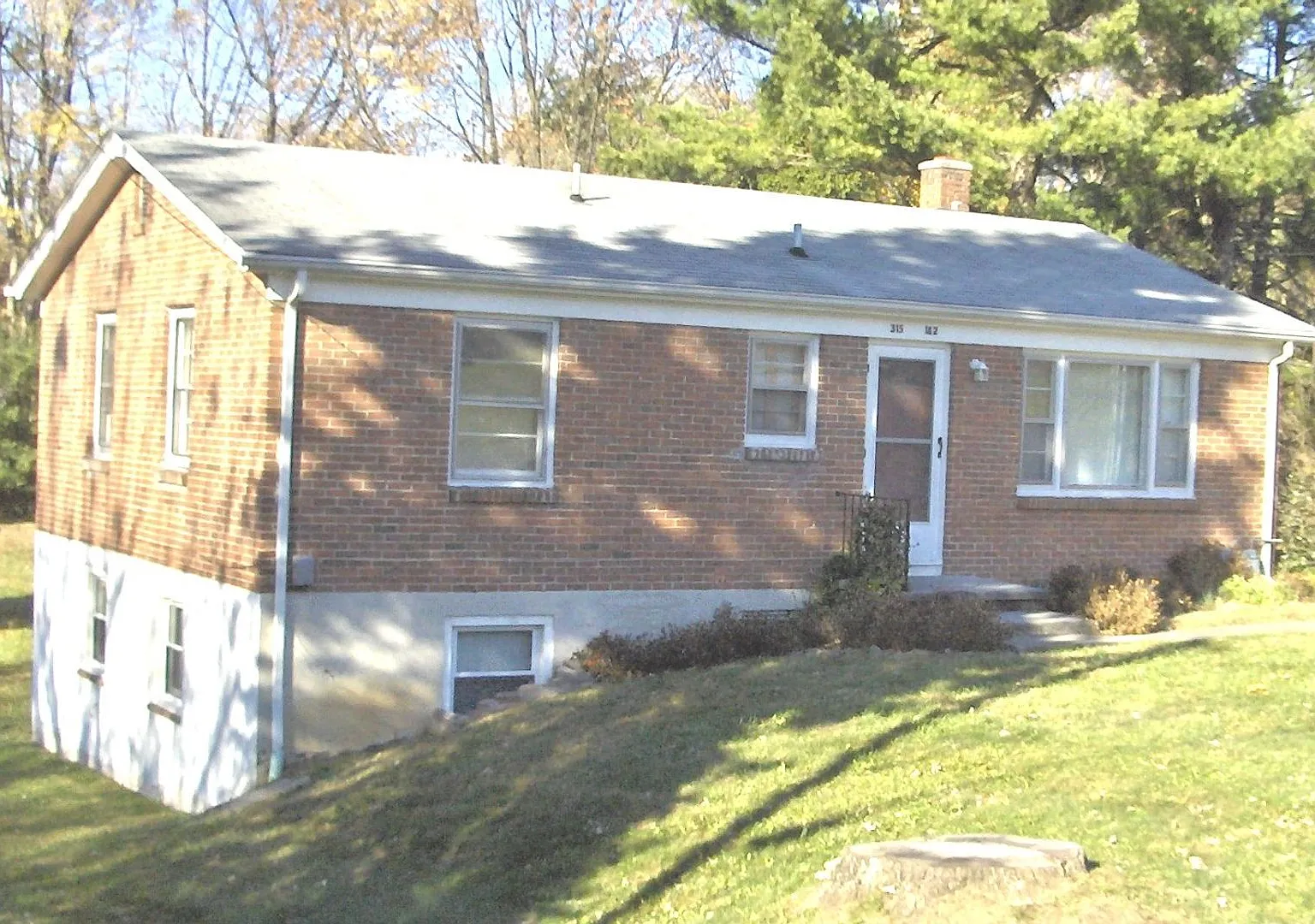 2 Bedroom 1 Bath Duplex — Photo 1