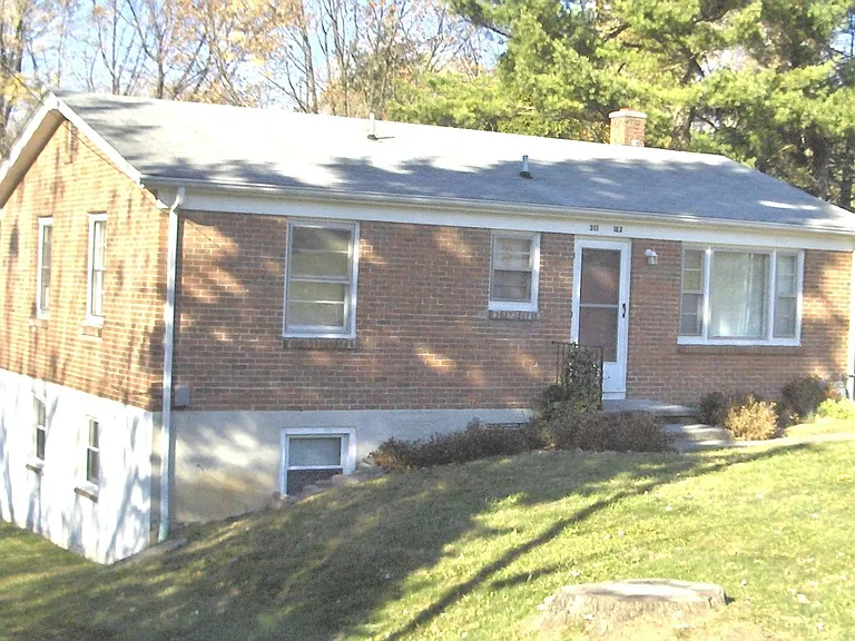 315-1 Landsdowne St — Photo 1
