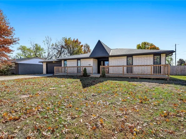 1408 W Callahan Dr, Rogers, AR 72758