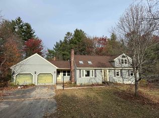 20 Locke Mill Dr, Litchfield, NH 03052