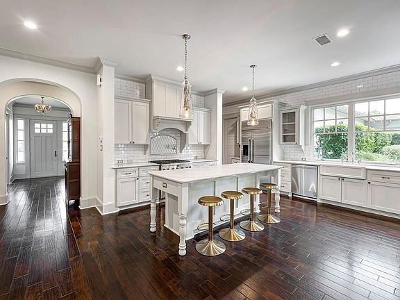 5th image of 8409 Majestic Lake Ct
