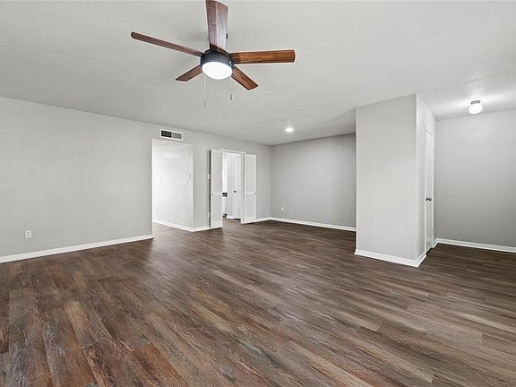 4th image of 10184 Longmont Drive #43/7