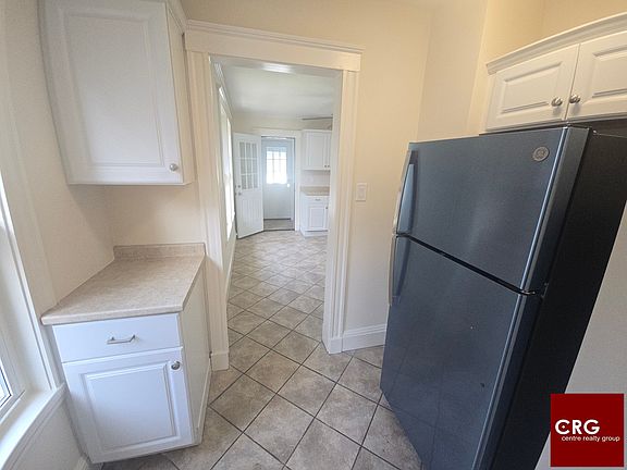 4th image of 162 Beech St
