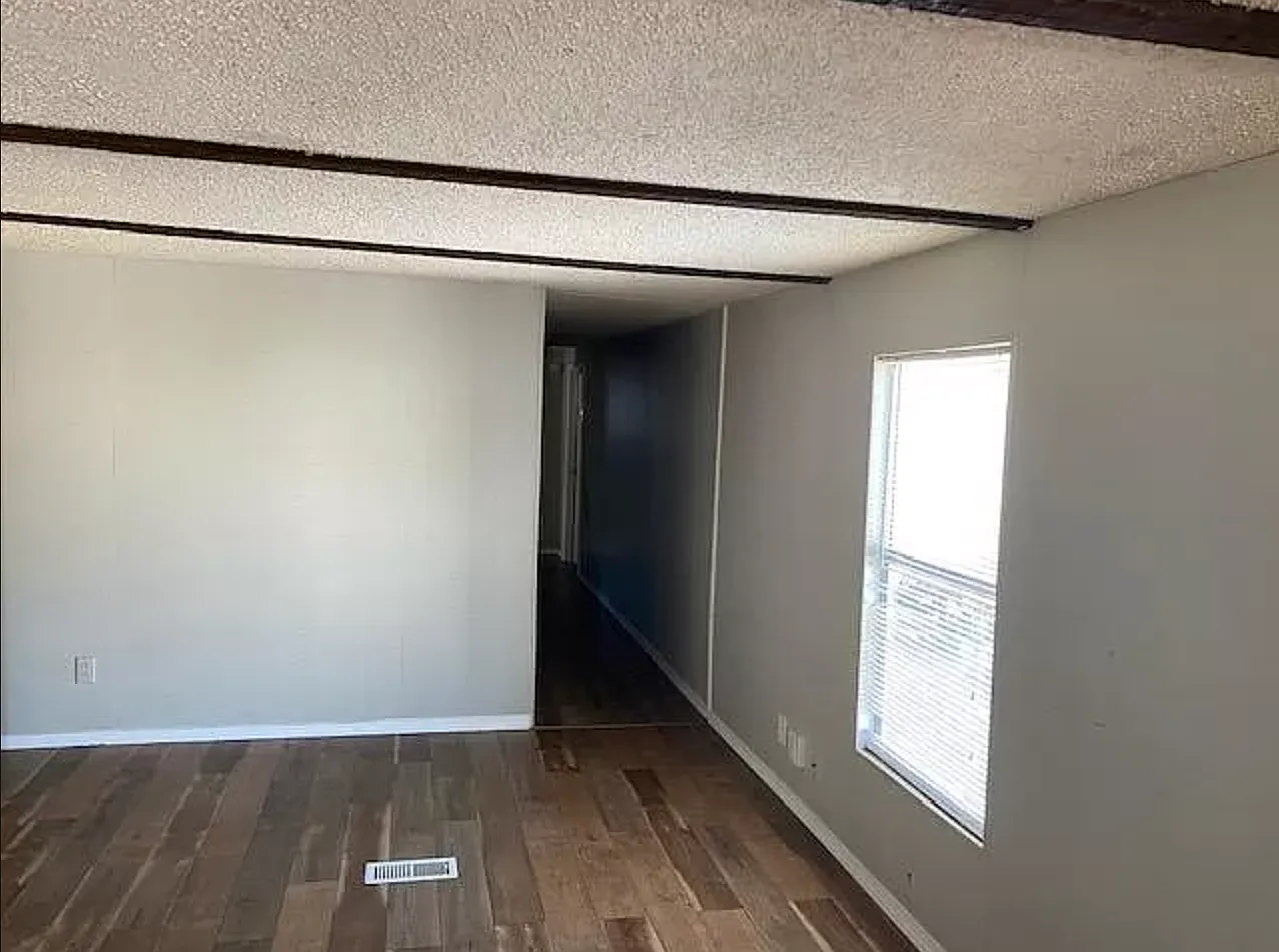 2 bed, 1.5 bath, 1000 sqft, $995 — Photo 2