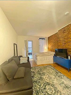 3rd image of 1819 2nd Ave APT 2RN