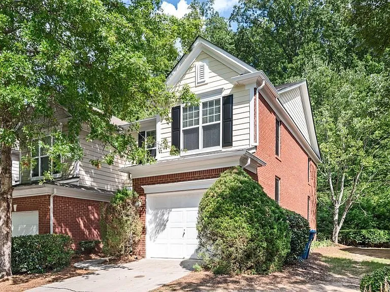 1998 Hailston Dr NW — Photo 1