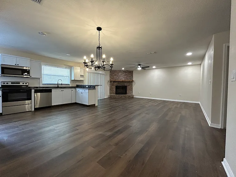 1232 E Honeytree Ln — Photo 1