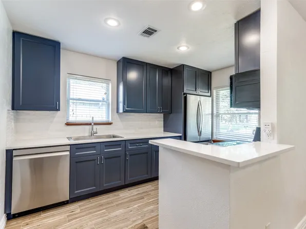 1816 Chamberlain Dr, Carrollton, TX 75007