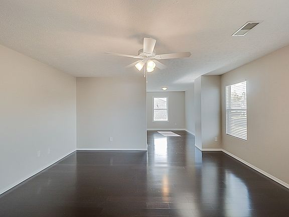 4th image of 2123 Carlton Ln