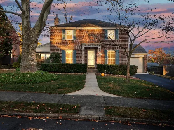 1230 E Rosemont Dr, Bethlehem, PA 18018