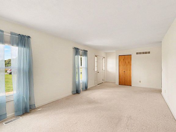 3rd image of 8198 N 37th St