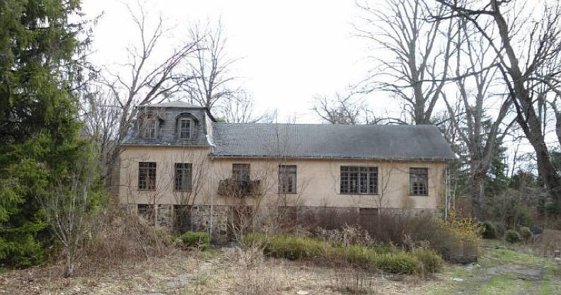 1st image of 40 East St