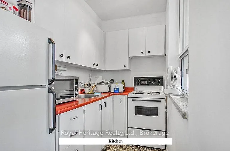 30 Gloucester St #1607 — Photo 2